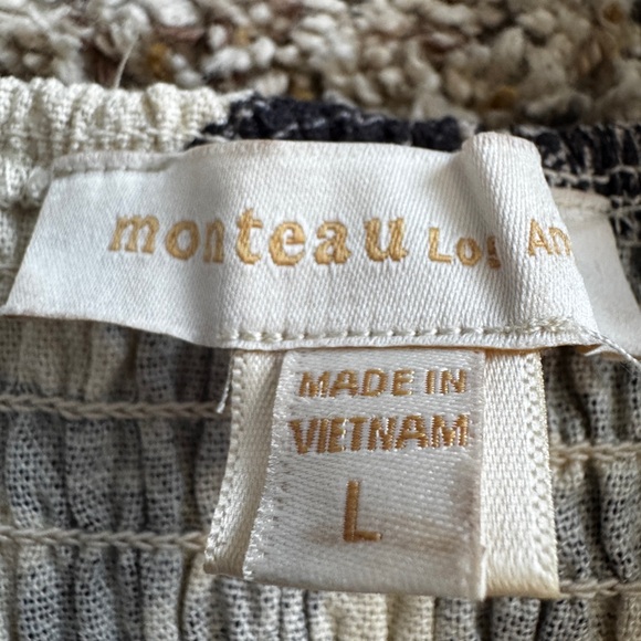 Monteau Black Floral on Cream Blouse - Picture 2 of 2